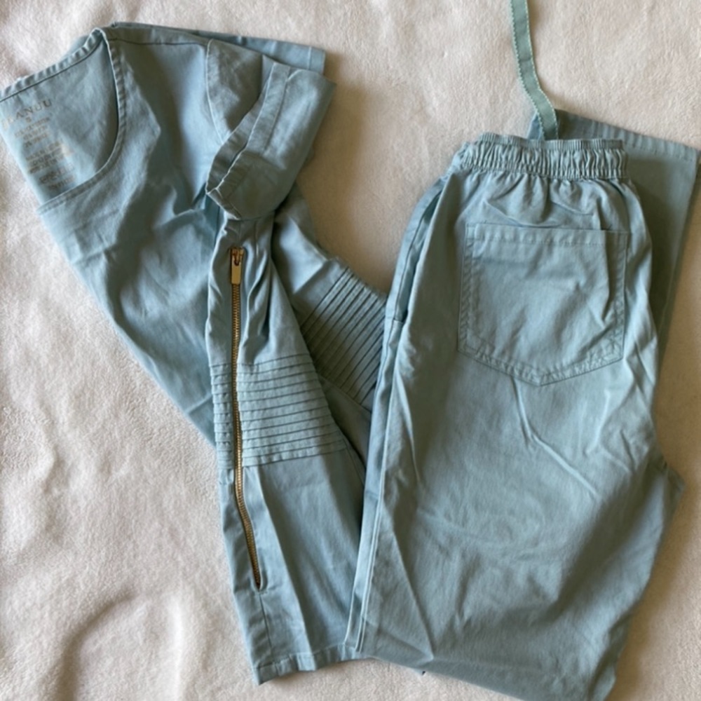 Jaanuu scrub set